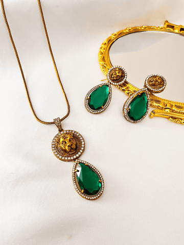 Celebrity Inspired Pendent Set
