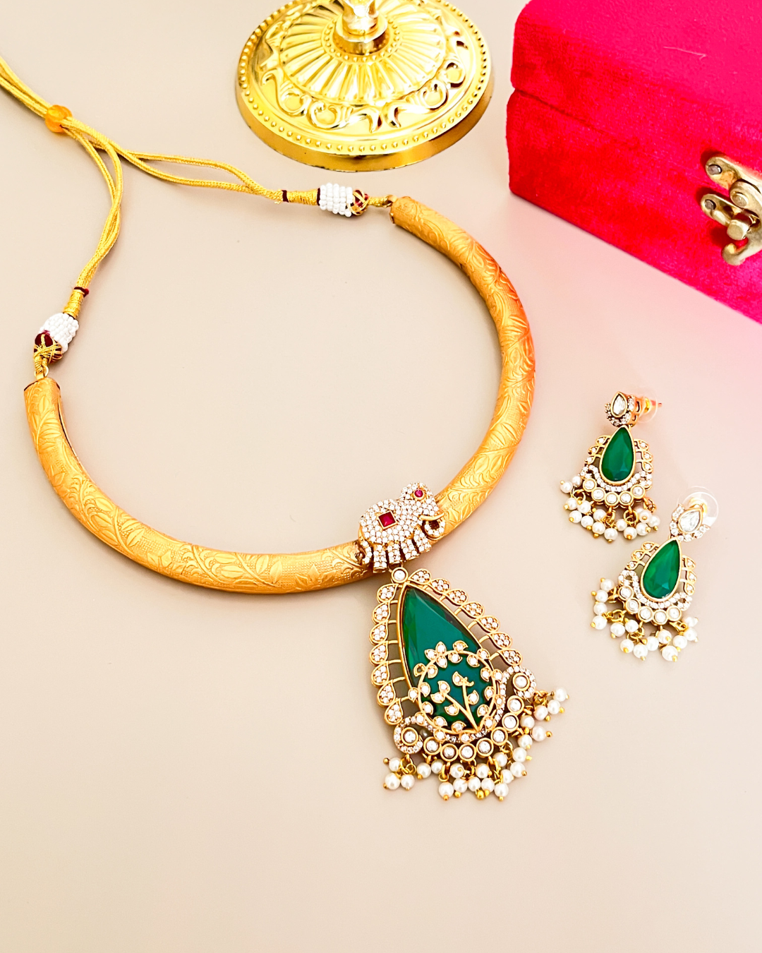 Celebrity-Inspired Handmade Hasli Necklace Set