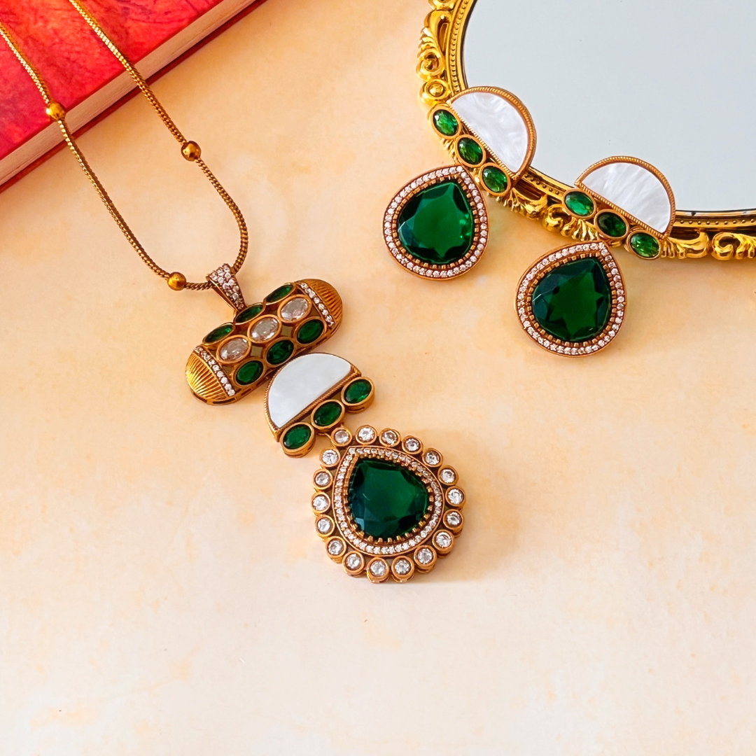 Firoza Emerald Green Pendent Set