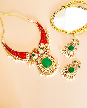 Celebrity-Inspired Statement Necklace Set