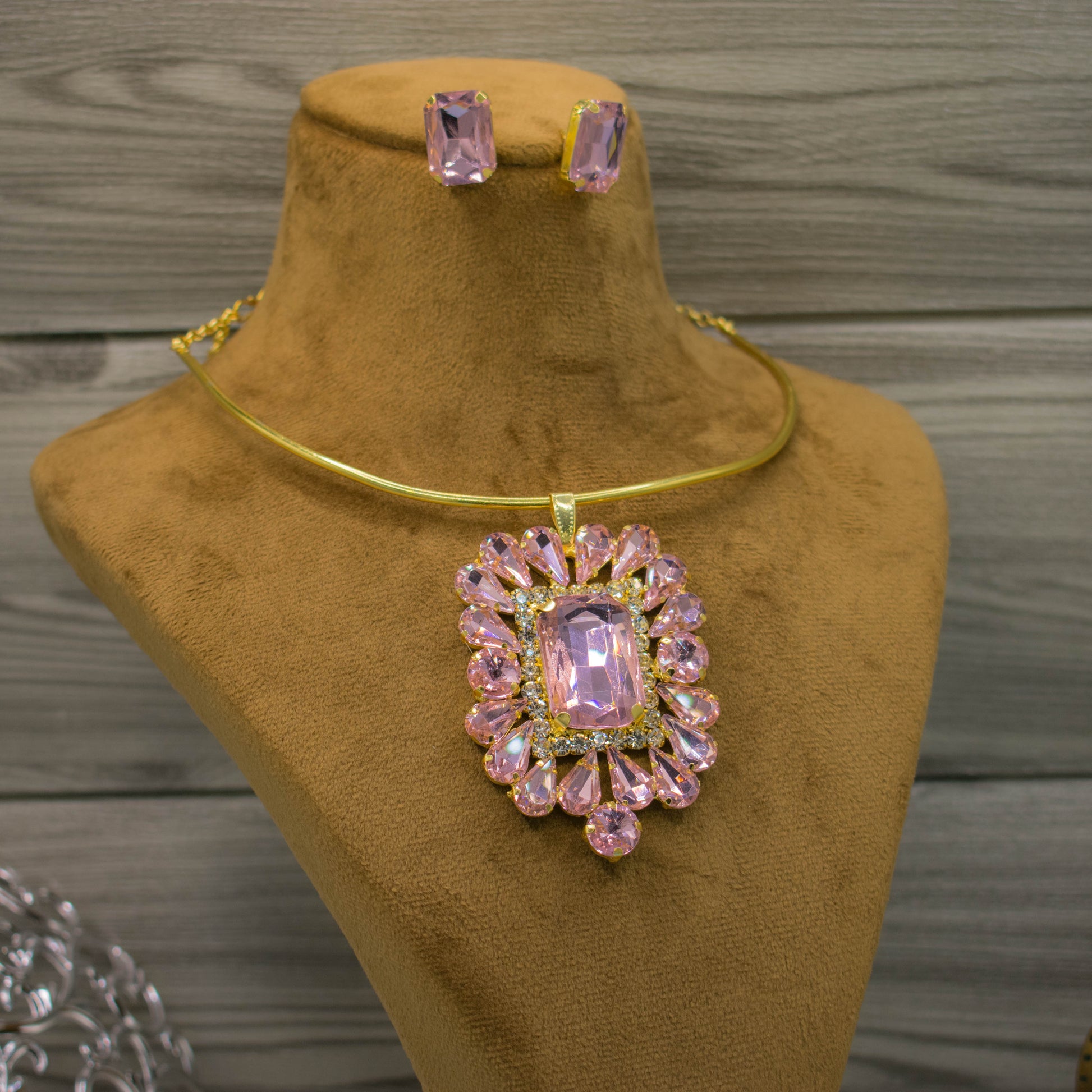 Classic Glass Stone Necklace for Weddings and Festivals - Kiasha 