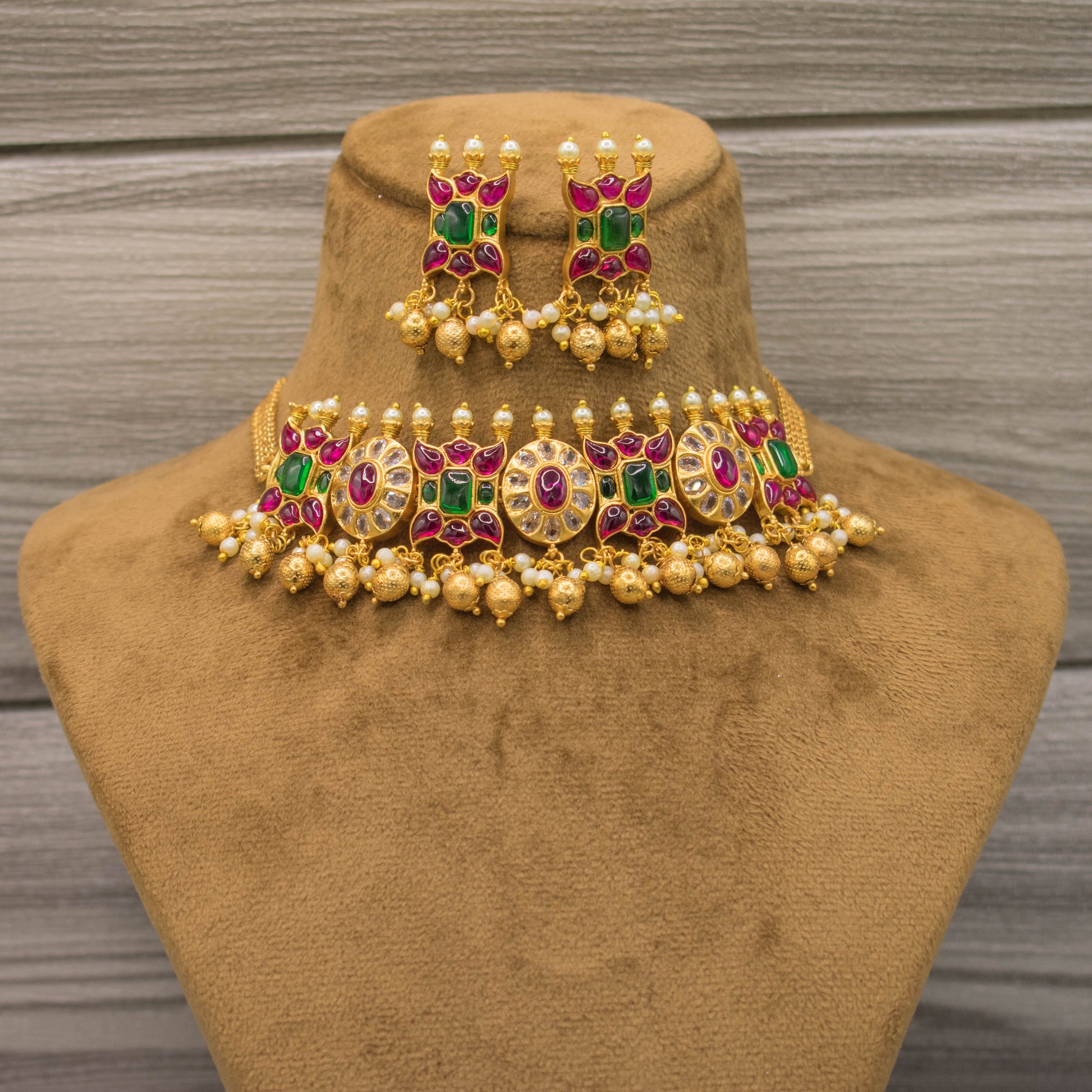 Handmade Temple Choker Necklace with Kemp Stones and Intricate Designs - Kiasha 